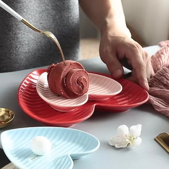 Ceramic heart dish home decor food or jewelry decor dish RED 1 PIECE LARGE - Picture 5 of 6